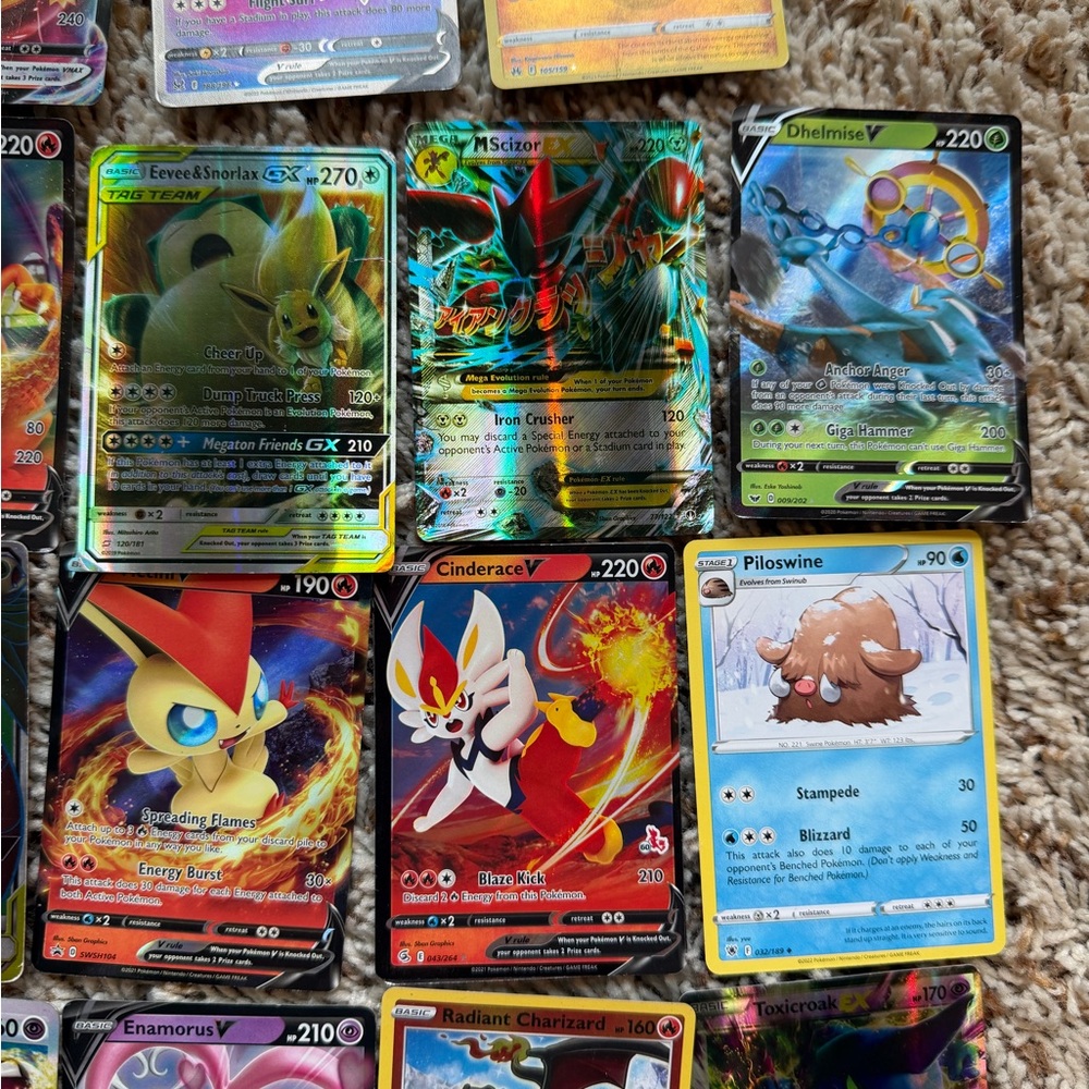 Sold/ not available Bundle: Pack of Pokémon cards - Picture 8 of 12